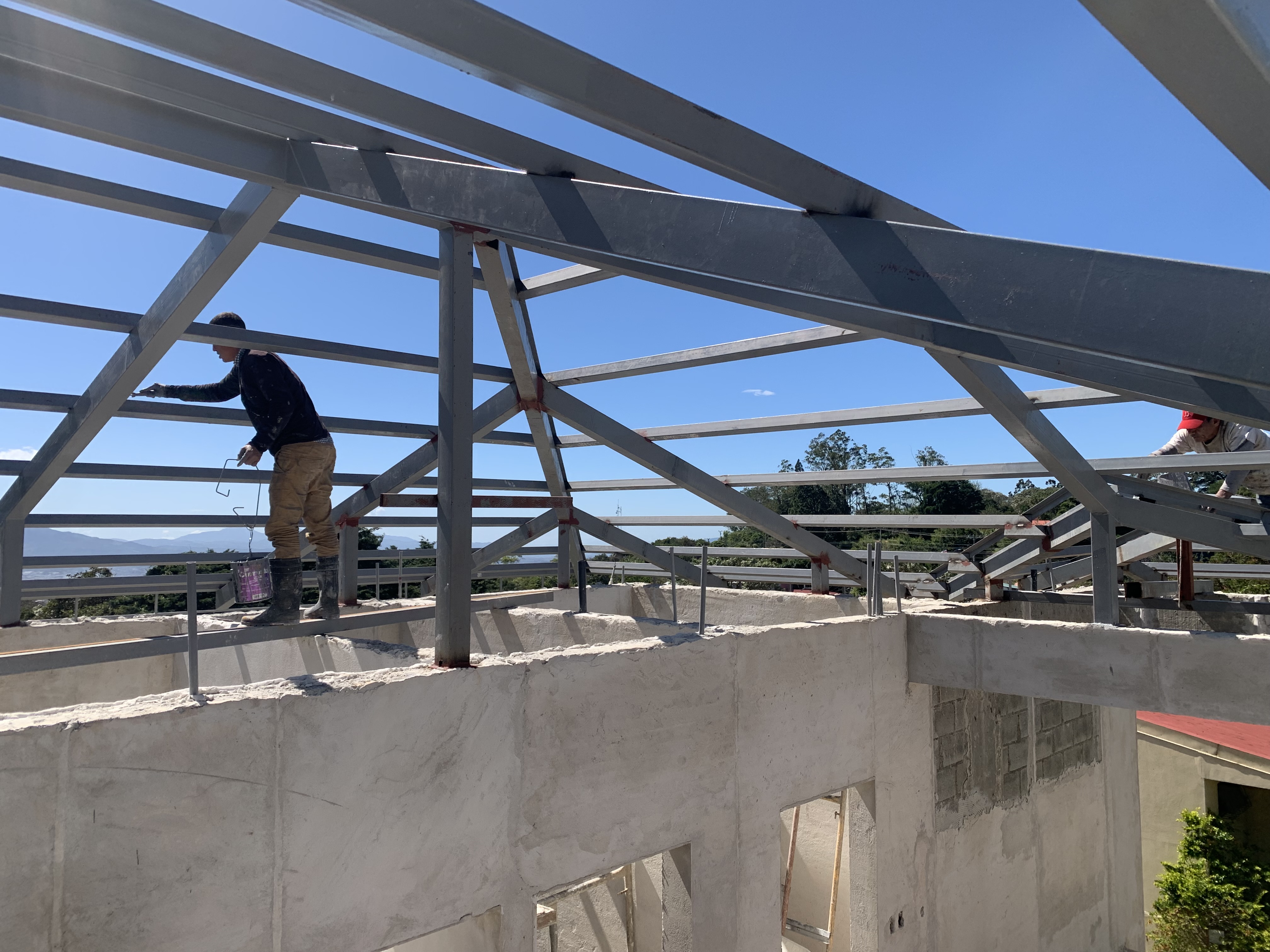 Estructura metálica en construcción